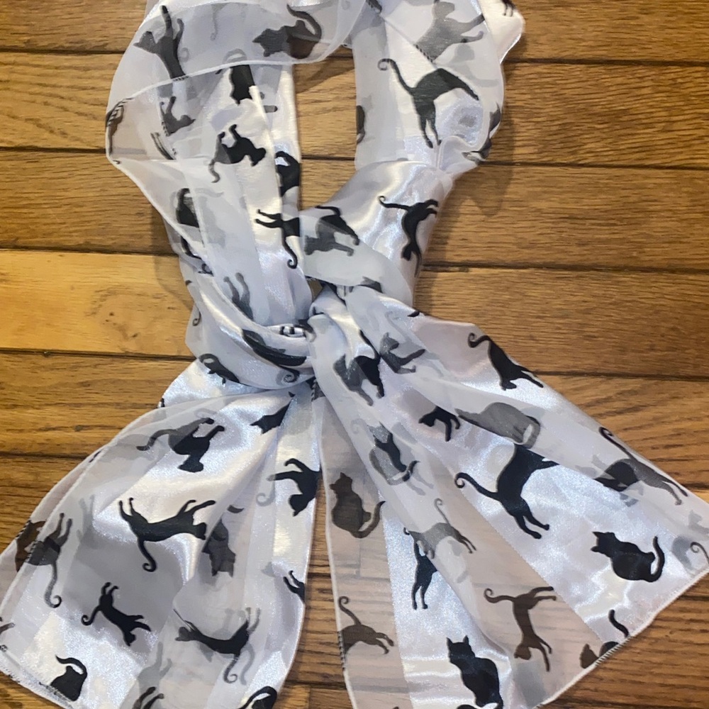 Chic Cat Patterned Sheer Scarf - Picture 5 of 7